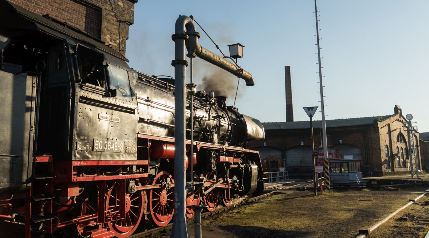 Maschine und Gebäude im Einklang